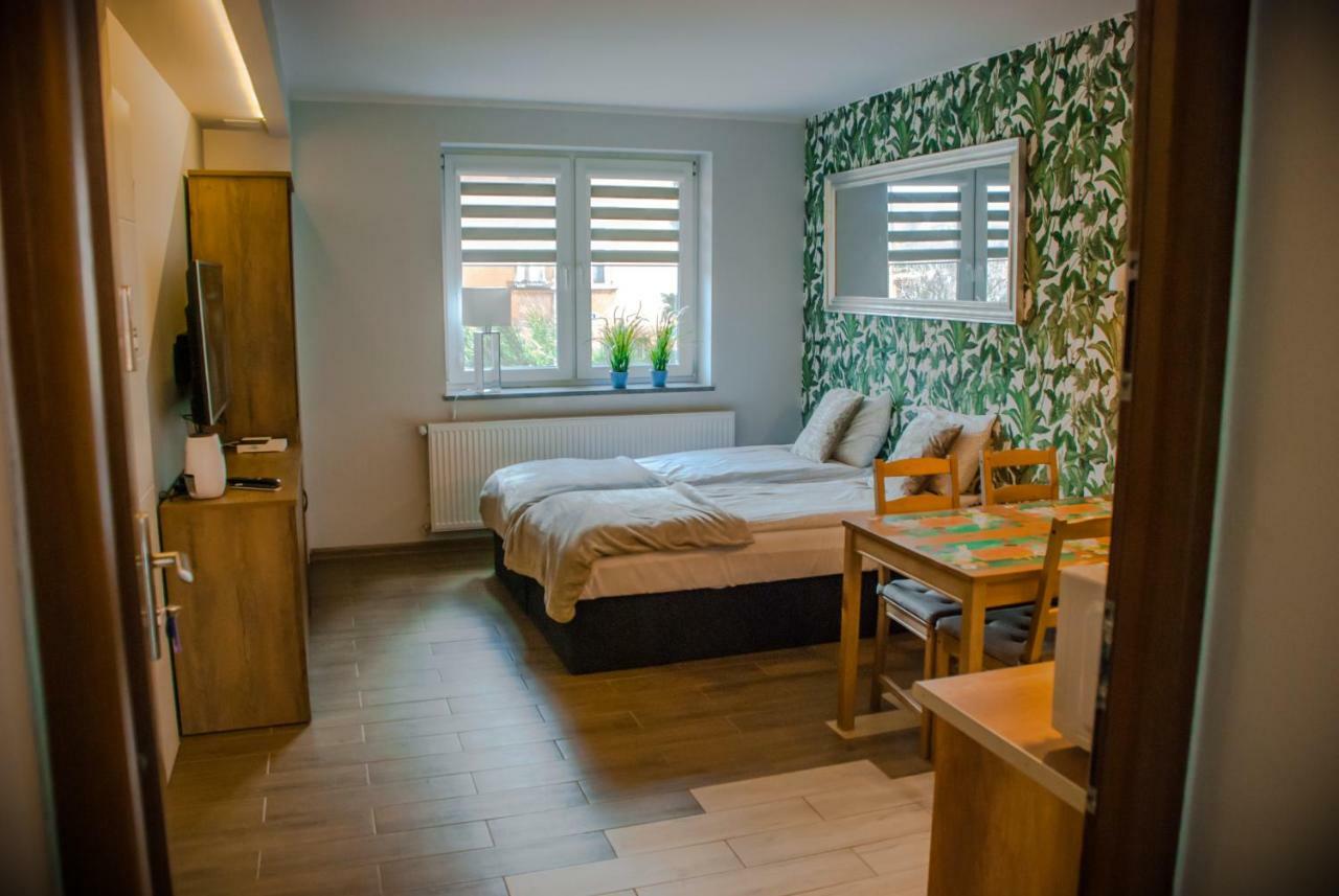 Noclegi "Boczna 5A" Apartamenty Goscinne Szczawno-Zdroj Exterior photo